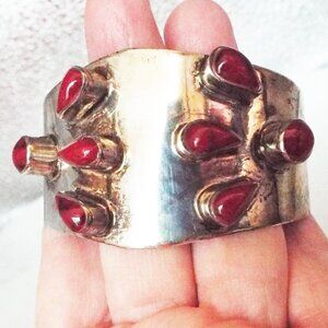 VINTAGE MEXICO STERLING RED JASPER TEARDROPS RAISED BEZEL SET CUFF BRACELET H